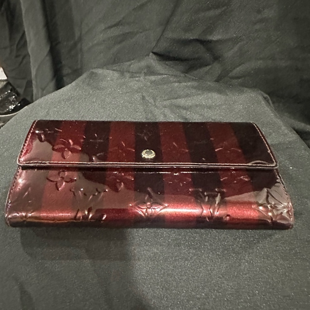 Louis Vuitton Vernis wallet - pre loved 100% authentic